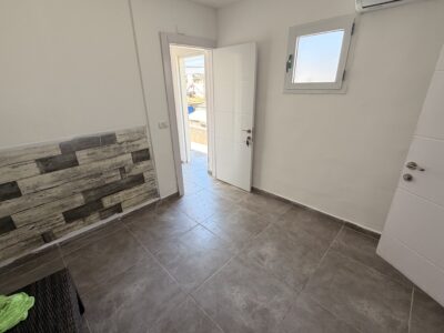 Room for rent in shapira