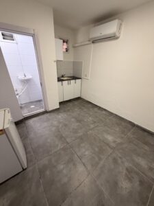 Room for rent in shapira