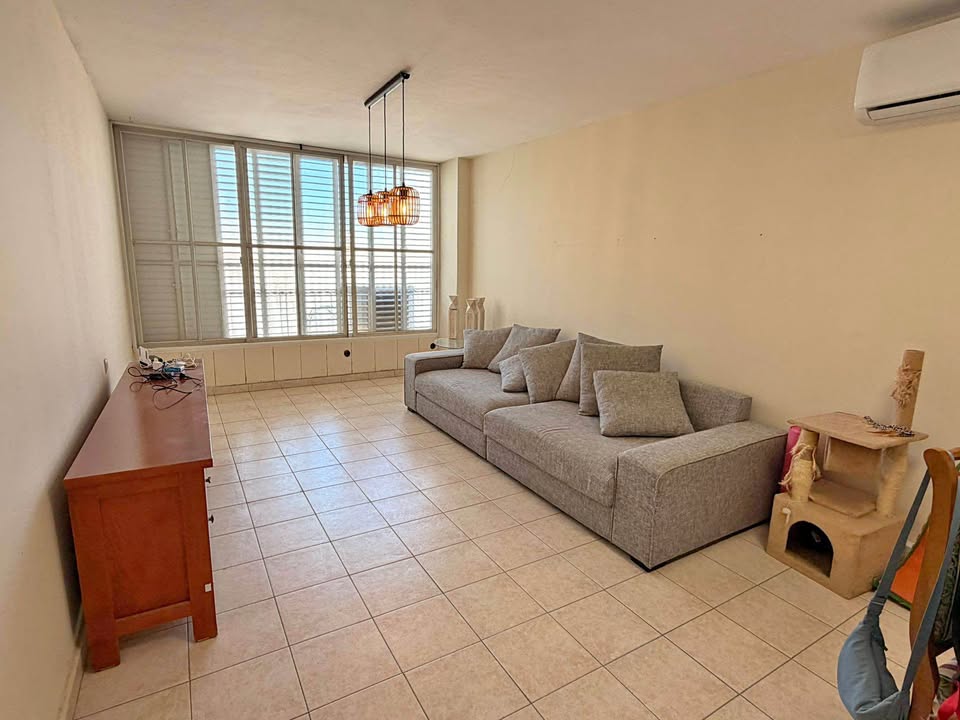 3 Rooms Bat Yam